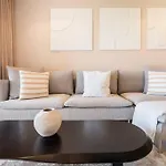 Golfside New 3-Bedroom Apartment