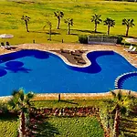 Appartement De Luxe Avec Jardin Vue Sur La Piscine Golf Securise 24H Sur 24 A 5 Minutes De L Aeroport