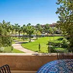 Coin Lumineux A Prestigia Piscine - Vue Atlas