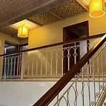 Duplex In City Center - Patio & Parking