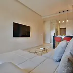 Central Location-Queensize Bed- Parking, Ac & Iptv