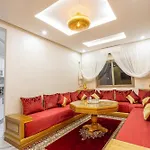 Hags Apartment - Traditional Modern Apartment, Full Ac, 10M From Airport