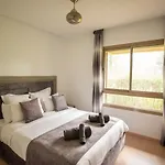 Modern 3Br Apartment With Pool & Golf Views