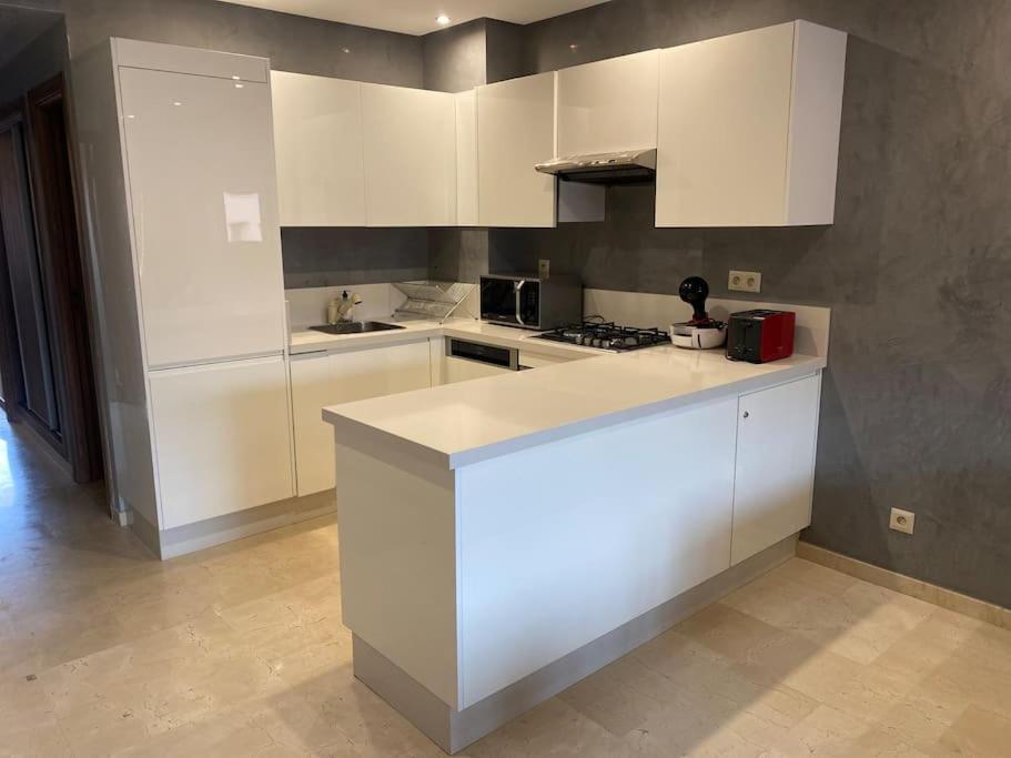 Apartamento App. Traversant Au Gueliz + Piscine Sur Le Toit