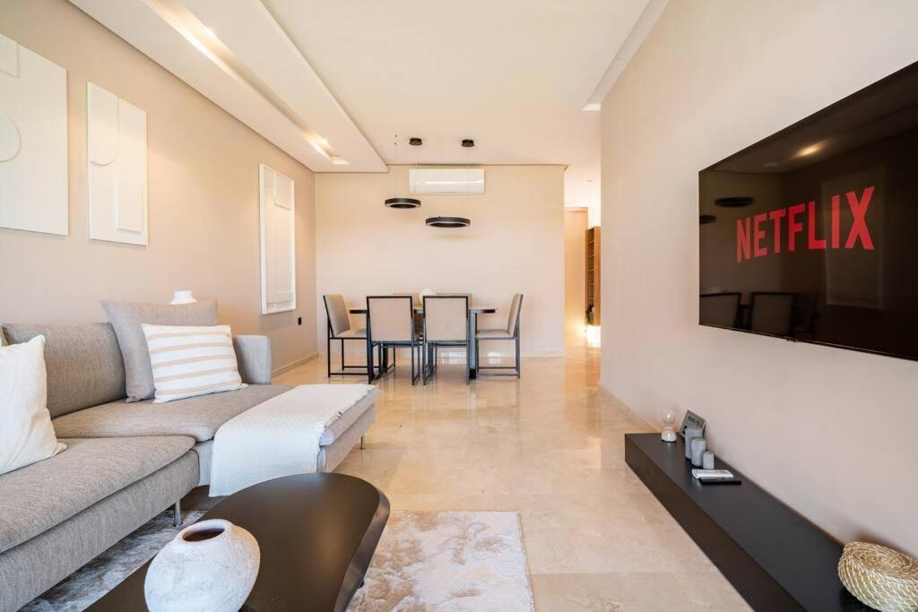 Golfside New 3-bedroom Appartement