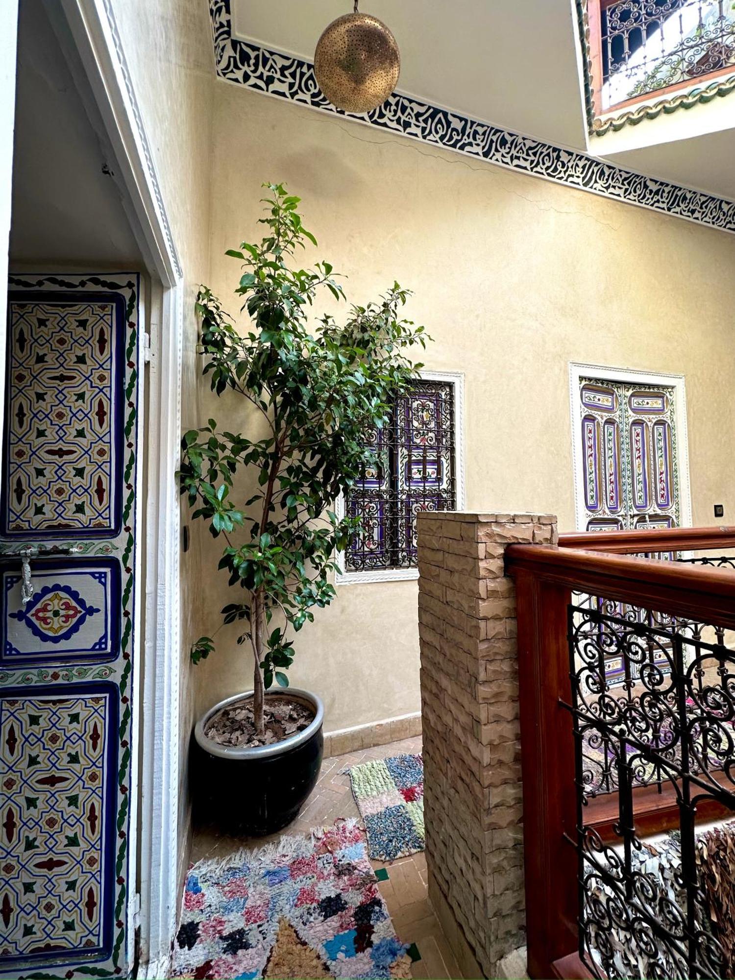 Hna Ben Saleh Riad 3*