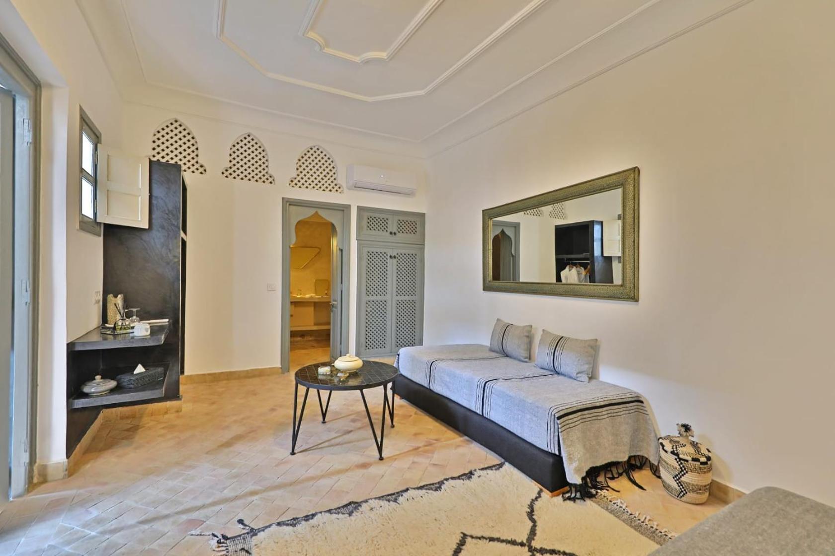 Al Badia Riad 4*