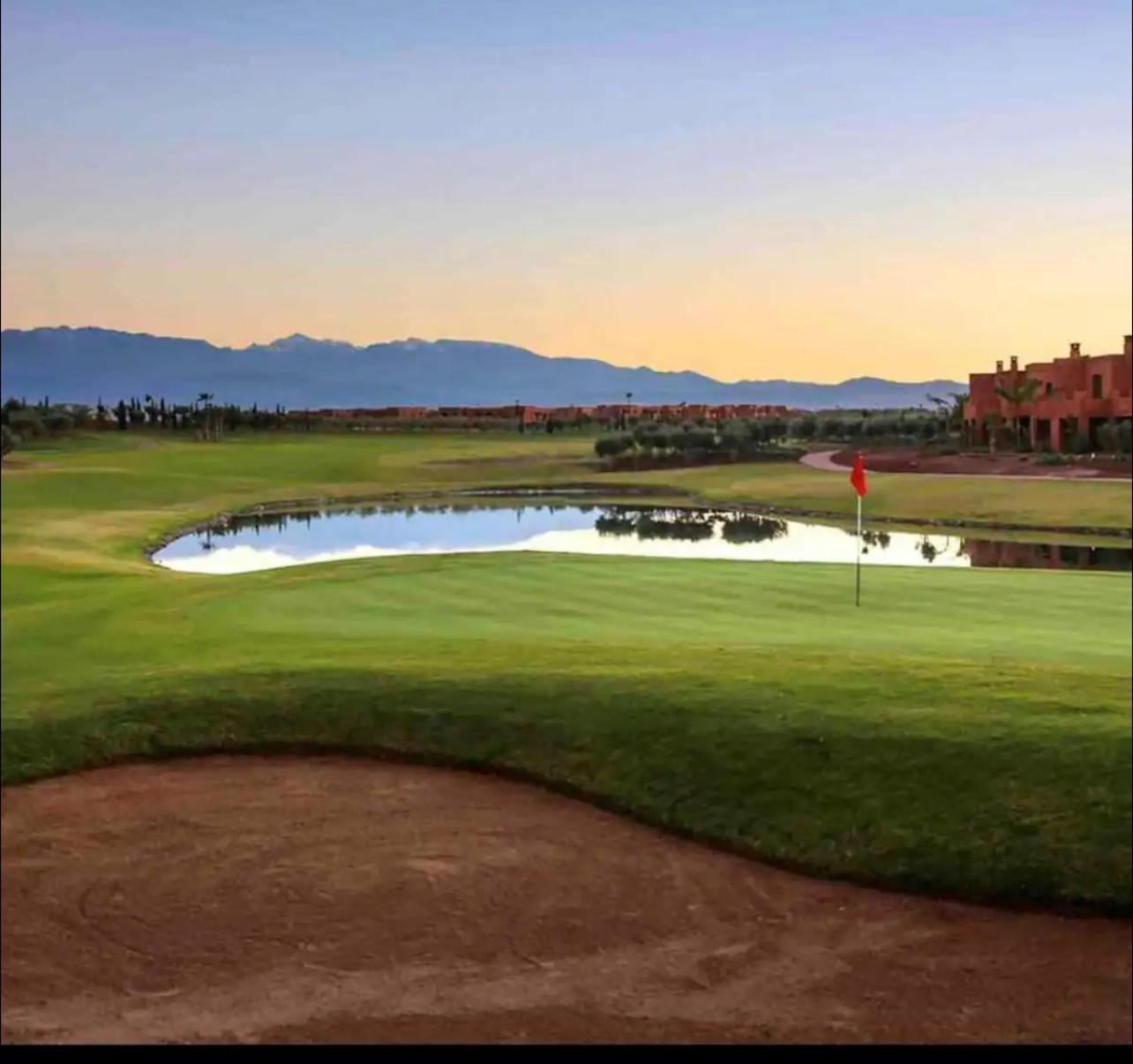 Mini-villa Situee Dans Prestigia A Marrakech, Avec Vue Sur La Piscine Et Le Golf Securite 24h Sur 24 Et Proximite Ideale De L Aeroport 5 Minutes C Est Parfaite Pour Des Appartement *