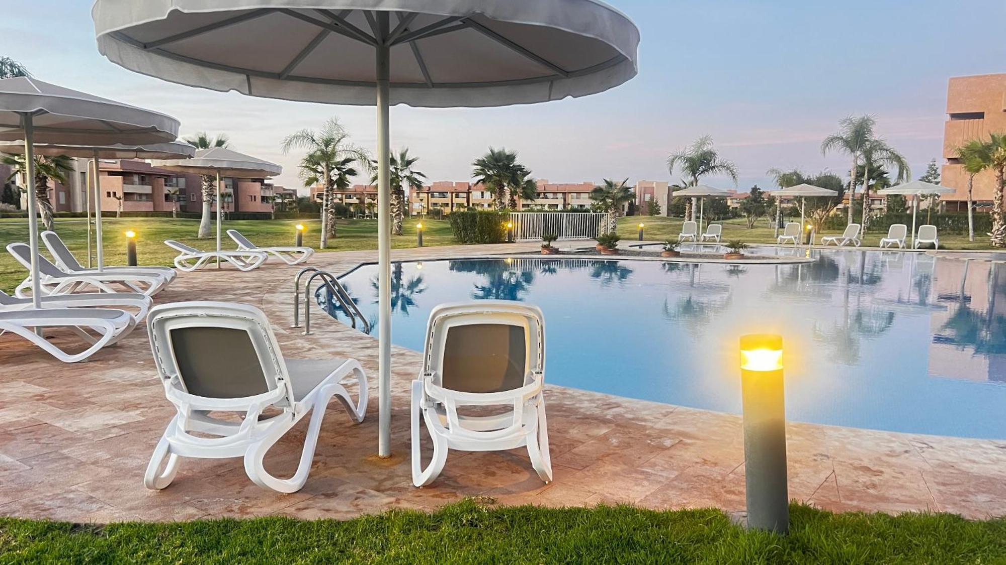 Mini-villa Situee Dans Prestigia A Marrakech, Avec Vue Sur La Piscine Et Le Golf Securite 24h Sur 24 Et Proximite Ideale De L Aeroport 5 Minutes C Est Parfaite Pour Des Appartement