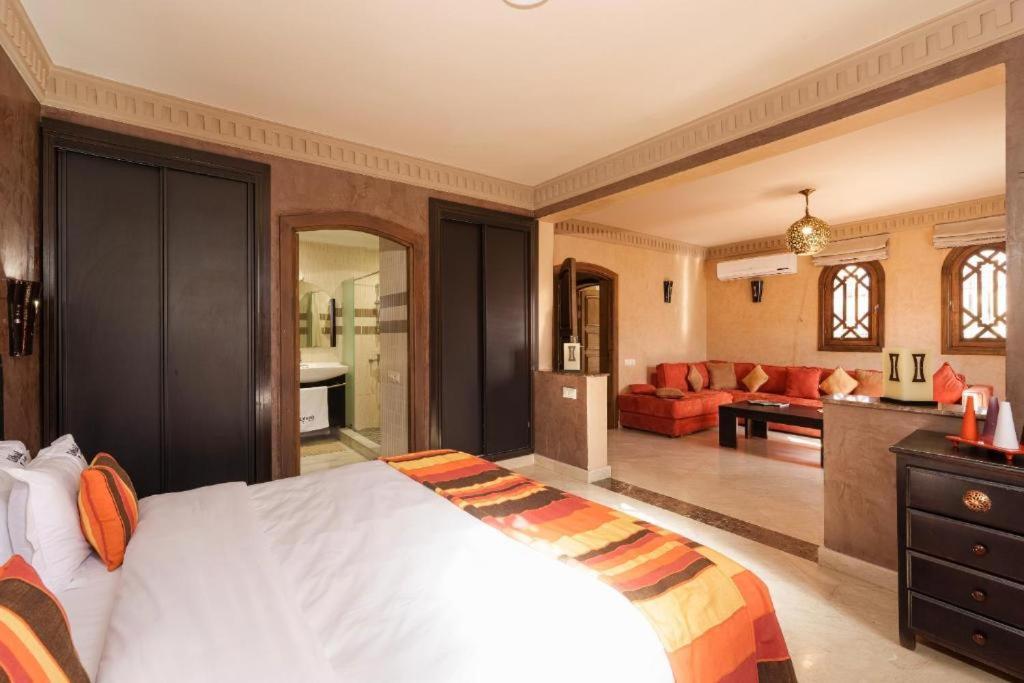 Ushuaia Avec Piscine - Petit Dejeuner Gratuit - Marrakech Center Marrakesh