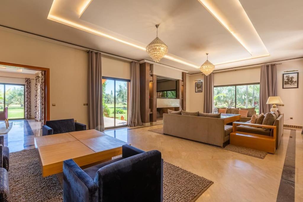 Atlas Mountain Escape: Pool, Garden & Paradise Villa *