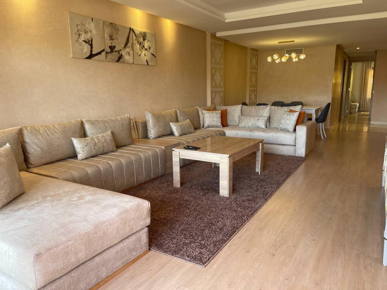 Luxury Prestigia *