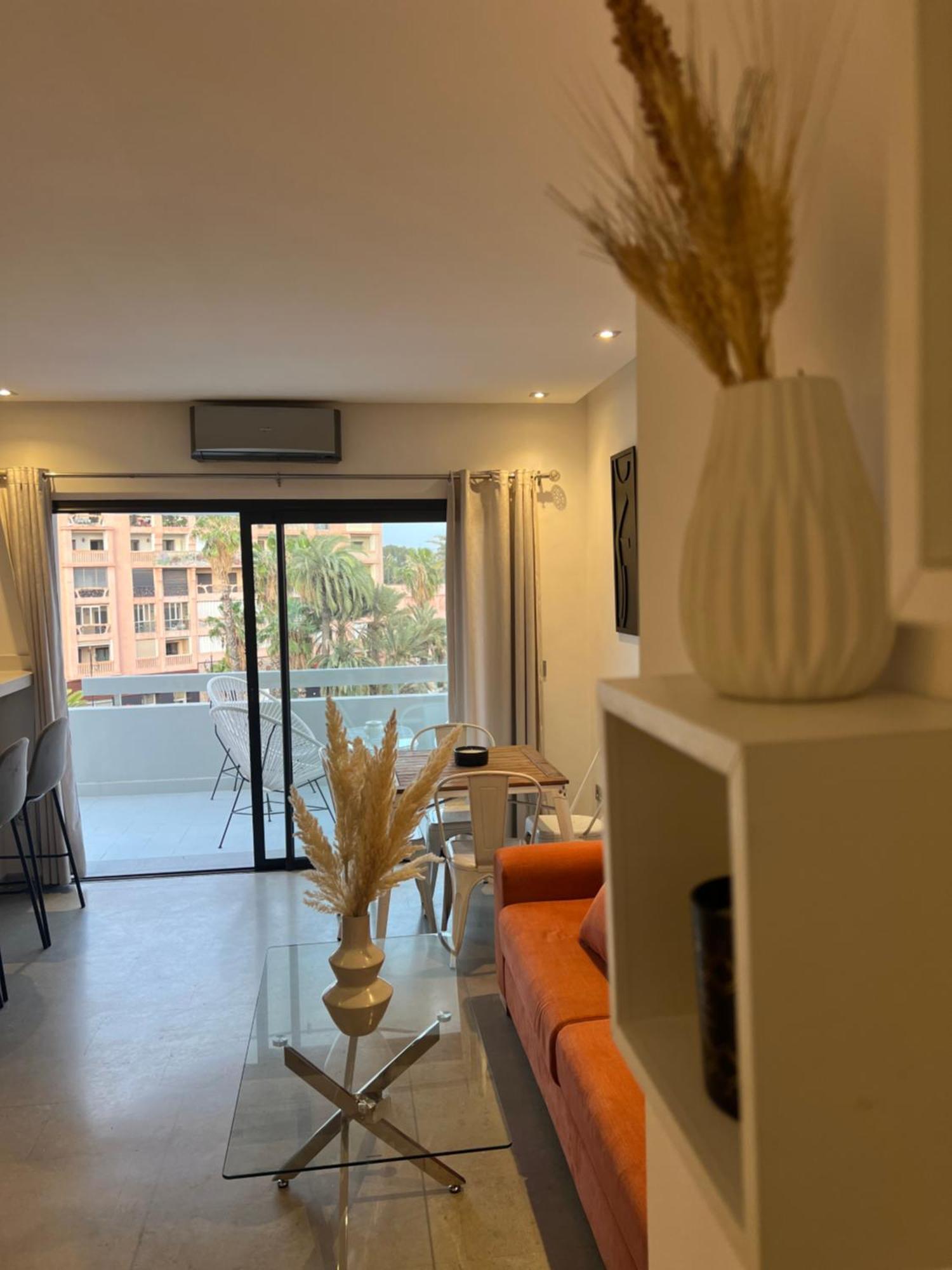 Apartment Dans Triangle D'or