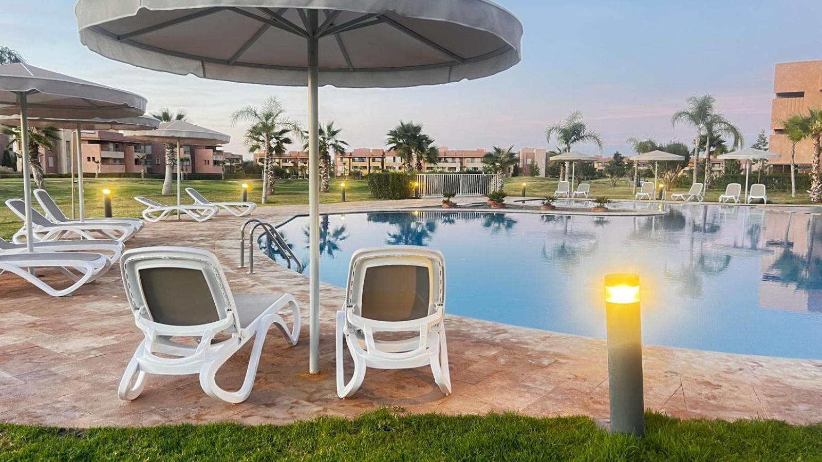 De Luxe Avec Jardin Vue Sur La Piscine Golf Securise 24h Sur 24 A 5 Minutes De L Aeroport Marrakesh