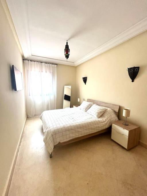 Magnifique Avec Piscine, Wifi, Clim, Parking Appartement