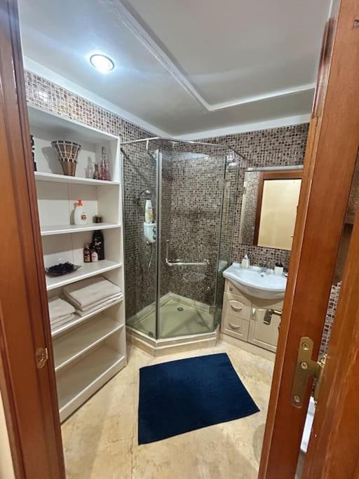 Magnifique Avec Piscine, Wifi, Clim, Parking Appartement *