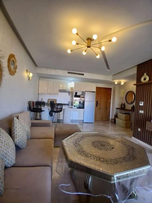 2 Dans Luxueux Avec Piscine Appartement *