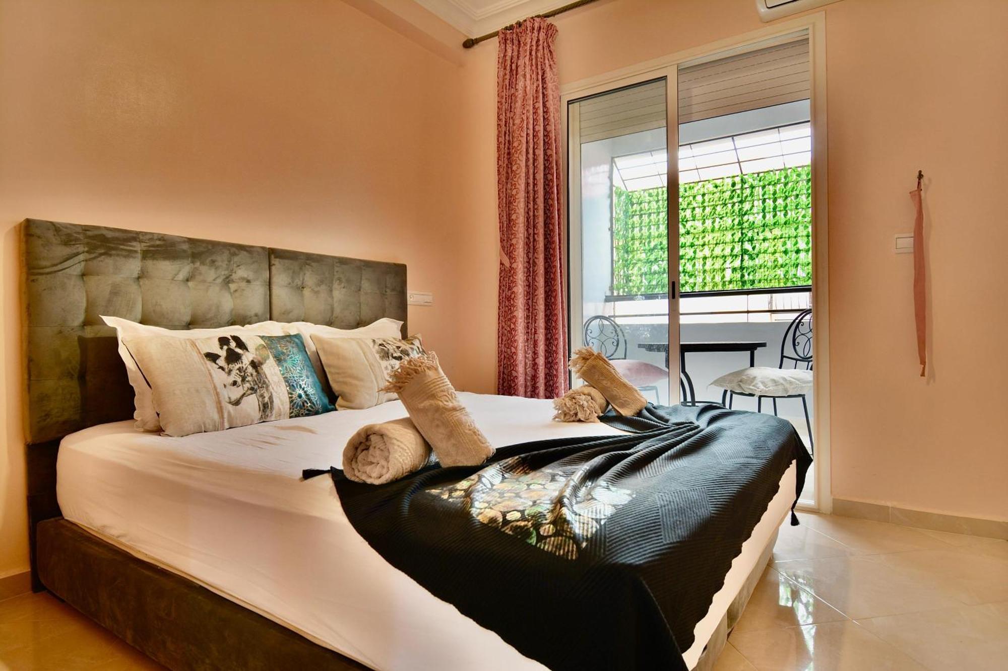 Apartment Pause Prestige 01