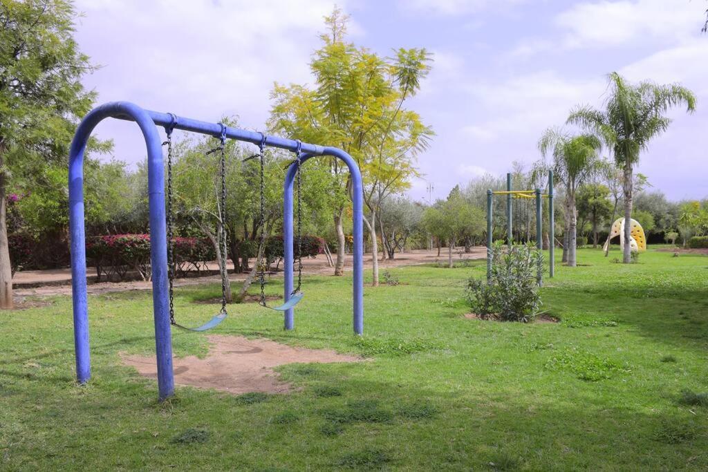 Capstay In Secure Villa
