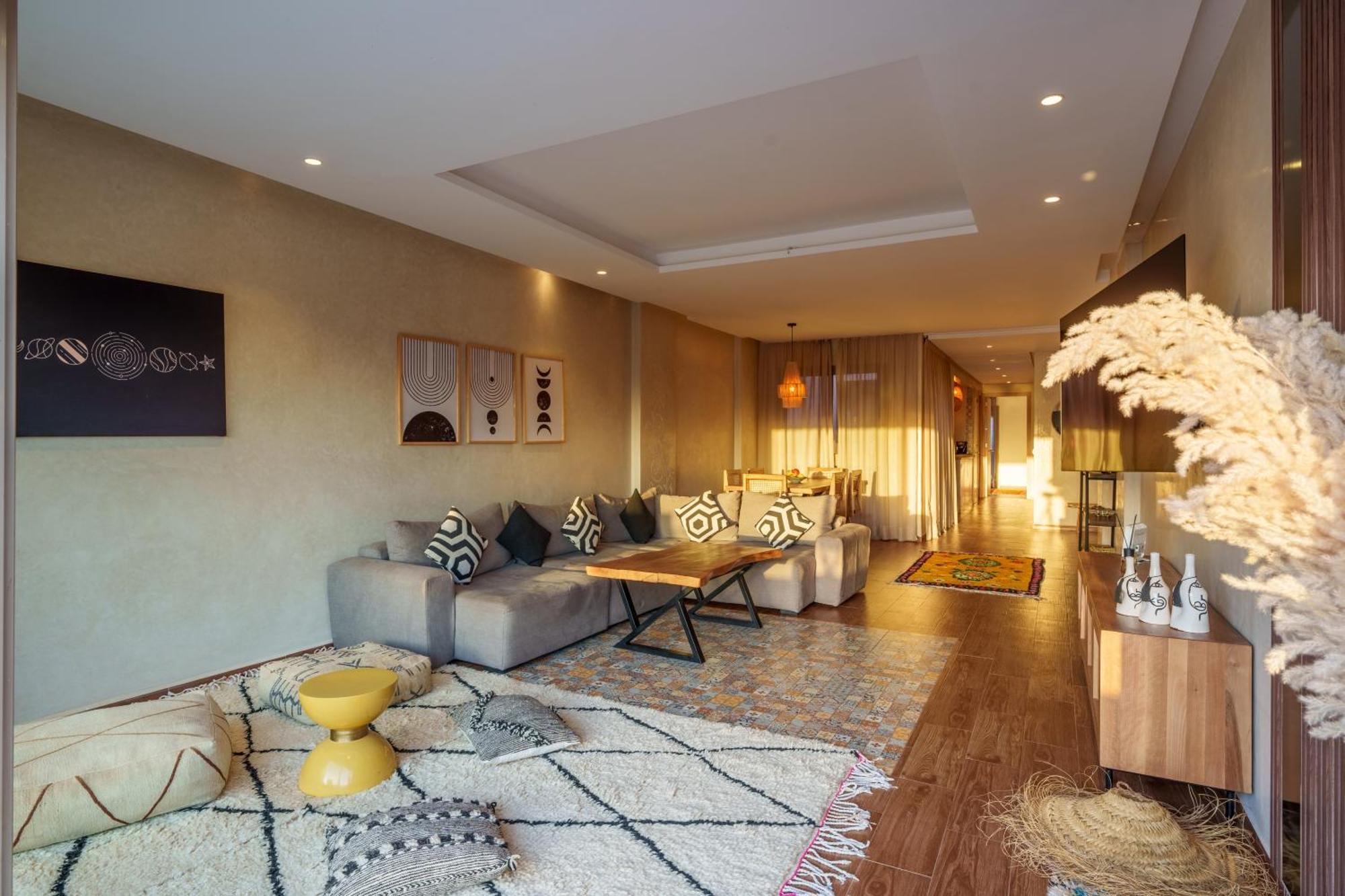 Appartement Spacious Luxury With Heated Pool Center *