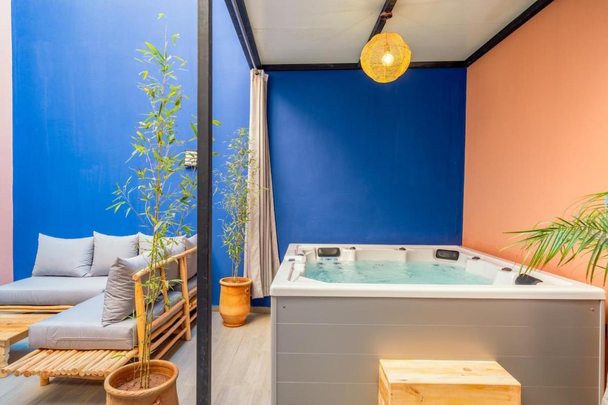 Incredible&new-jacuzzi-billard-parking-optic Fiber Apartment