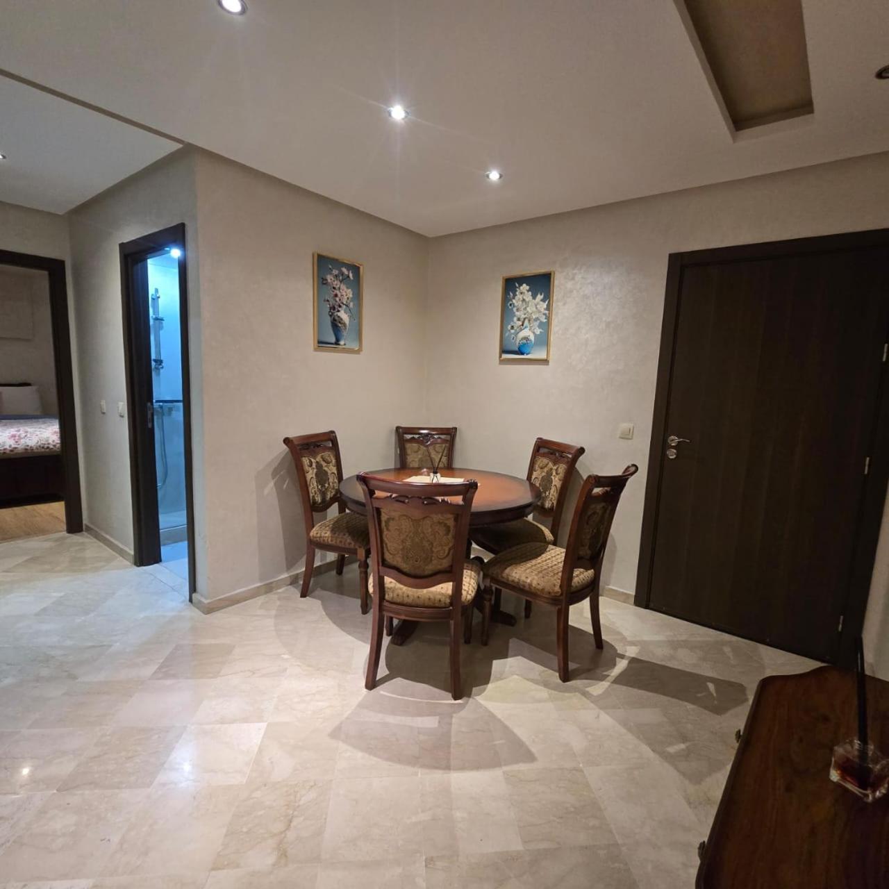 Luxury Center With 2 Pools Apartment *