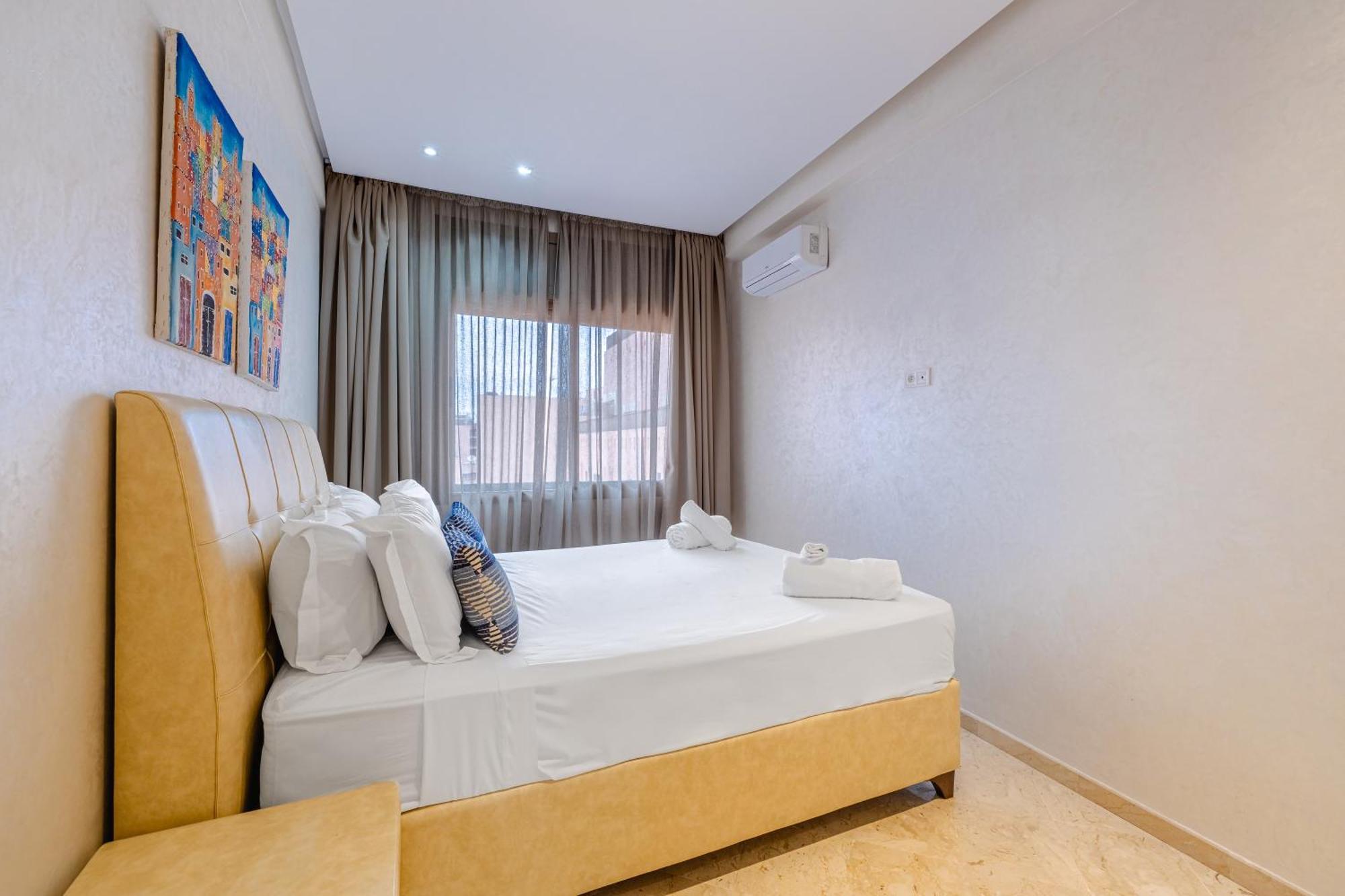 Apartment Brand New And Stylish Location