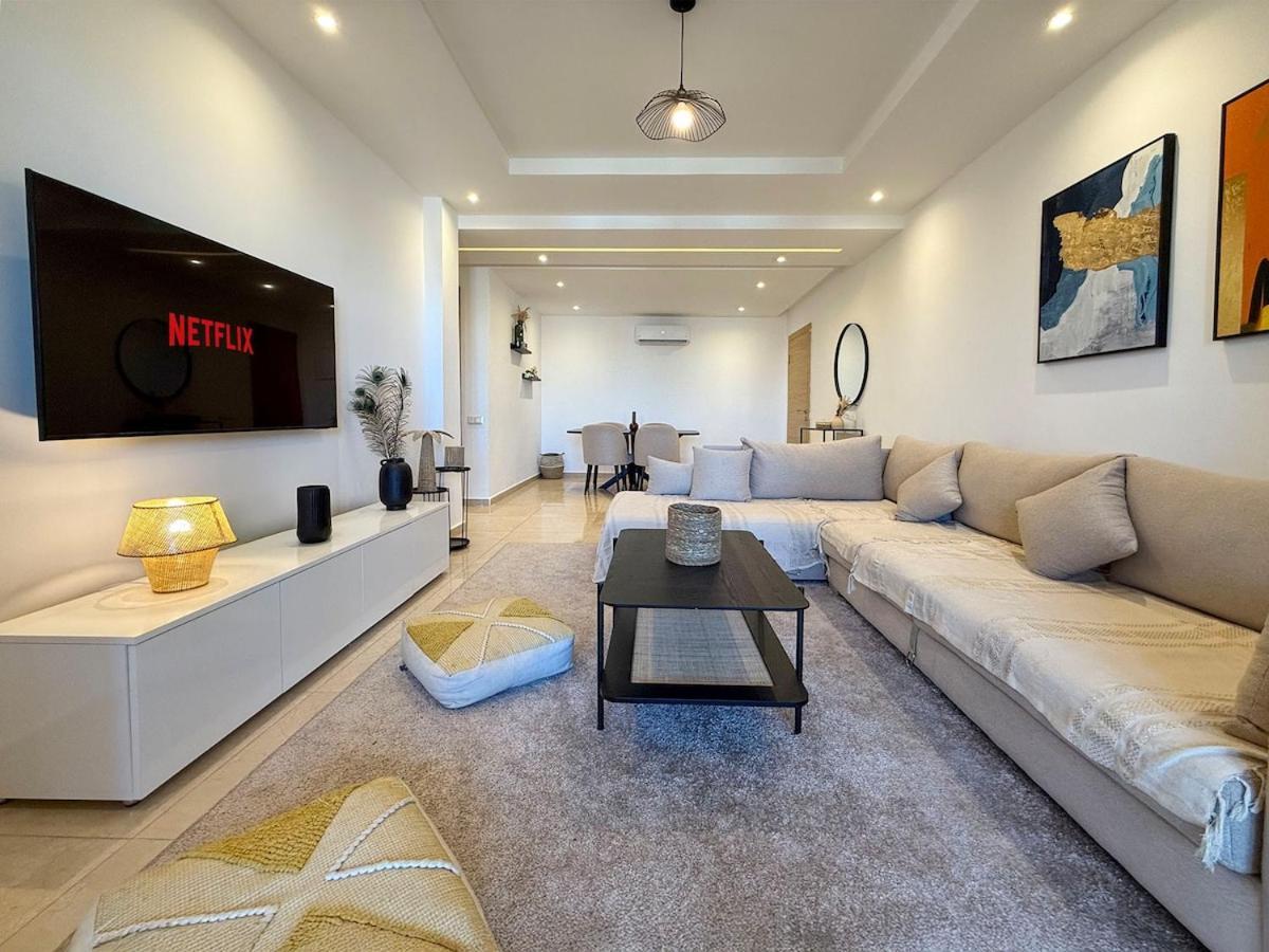 Appartement Confort A Marrakech Avec Piscine Et Capacite 4 Personnes *