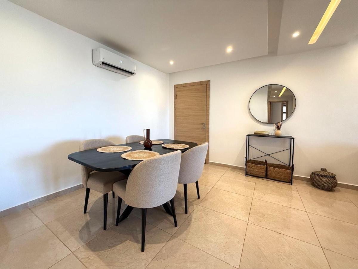 Appartement Confort A Marrakech Avec Piscine Et Capacite 4 Personnes *
