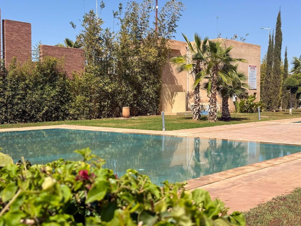 Confort A Marrakech Avec Piscine Et Capacite 4 Personnes Marrakesh