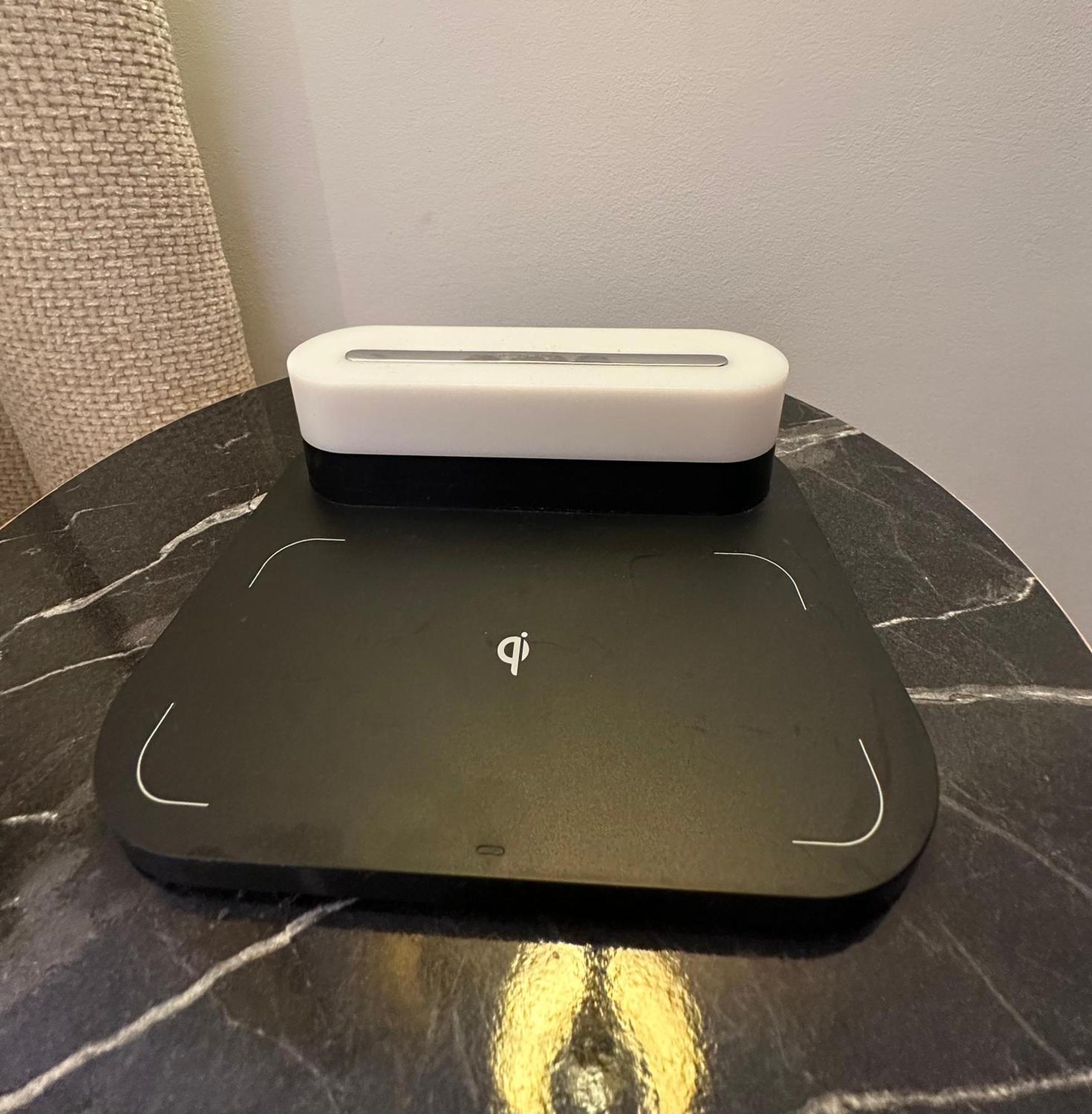 Luxury And Free Parking Apartment