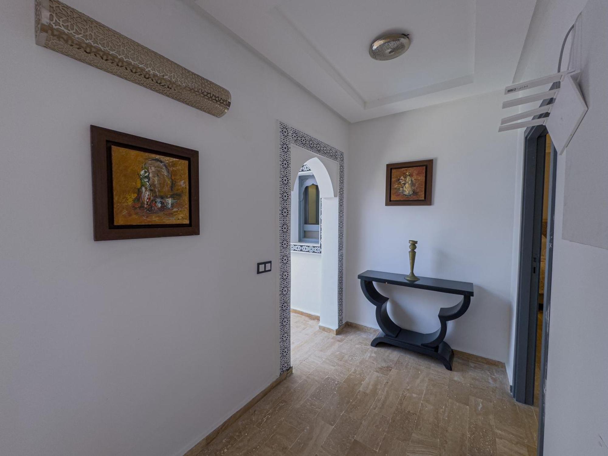 Tonaroz Gold Riad