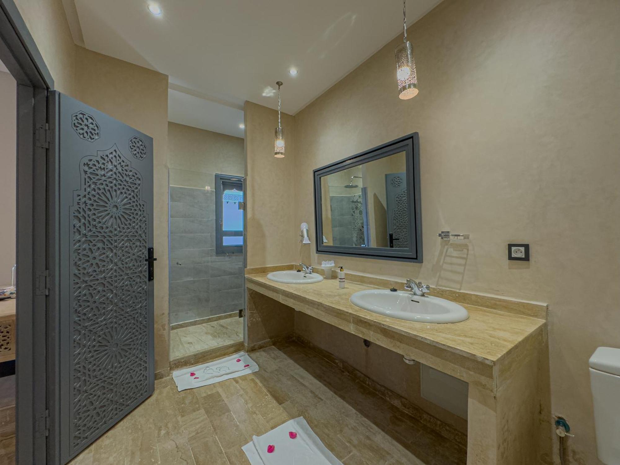 Riad Tonaroz Gold