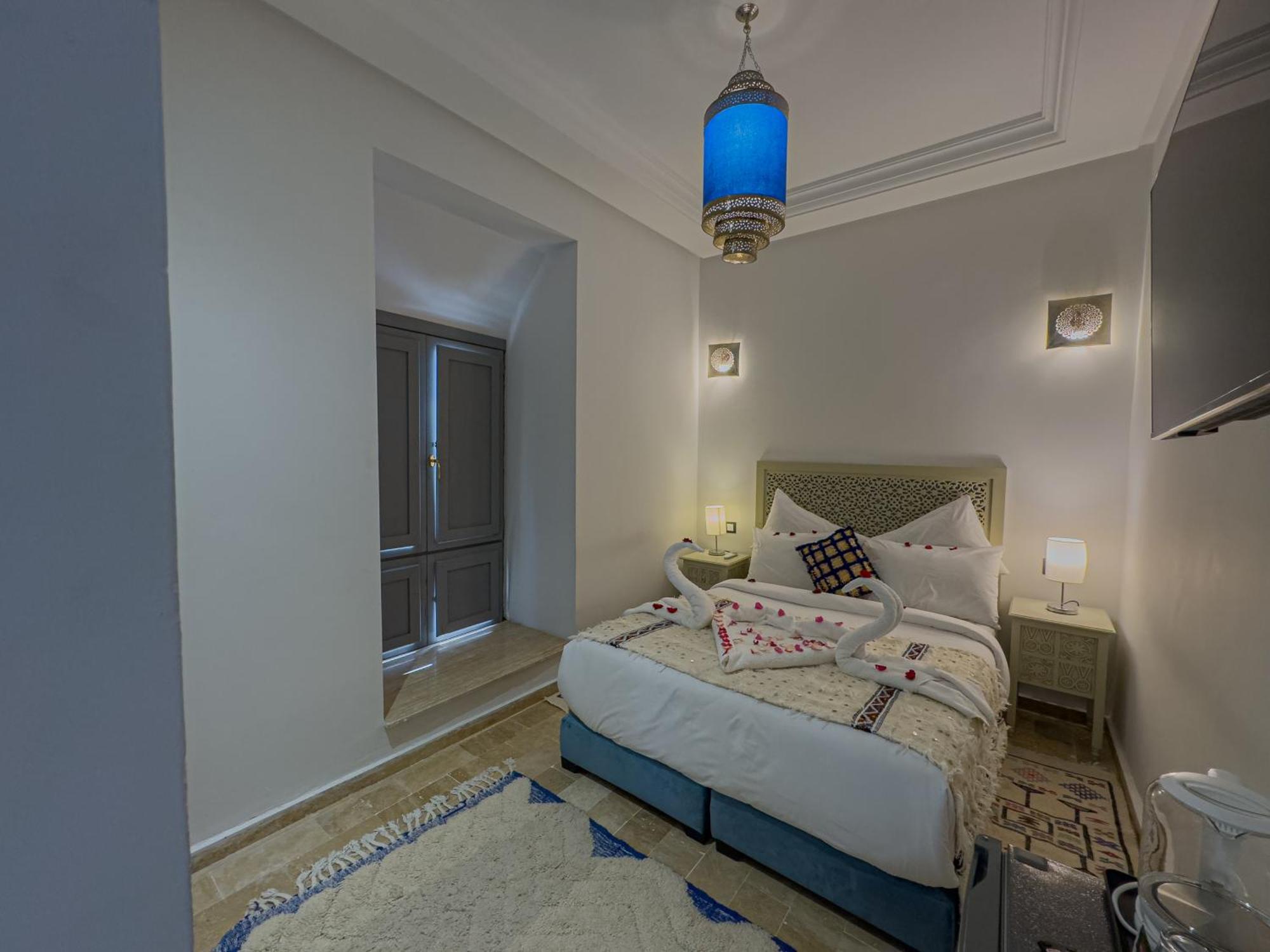 Tonaroz Gold Riad *