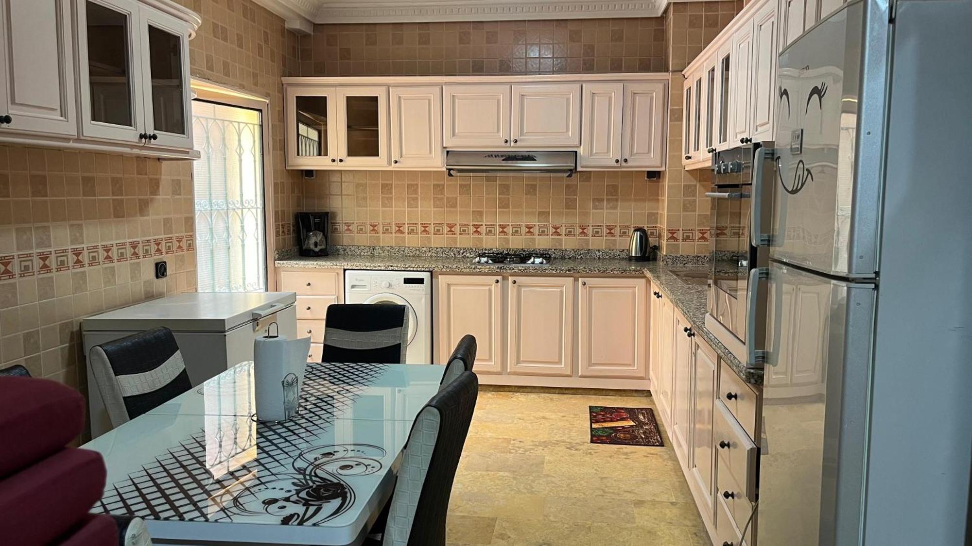 Duplex In Center - Patio & Parking Apartment *