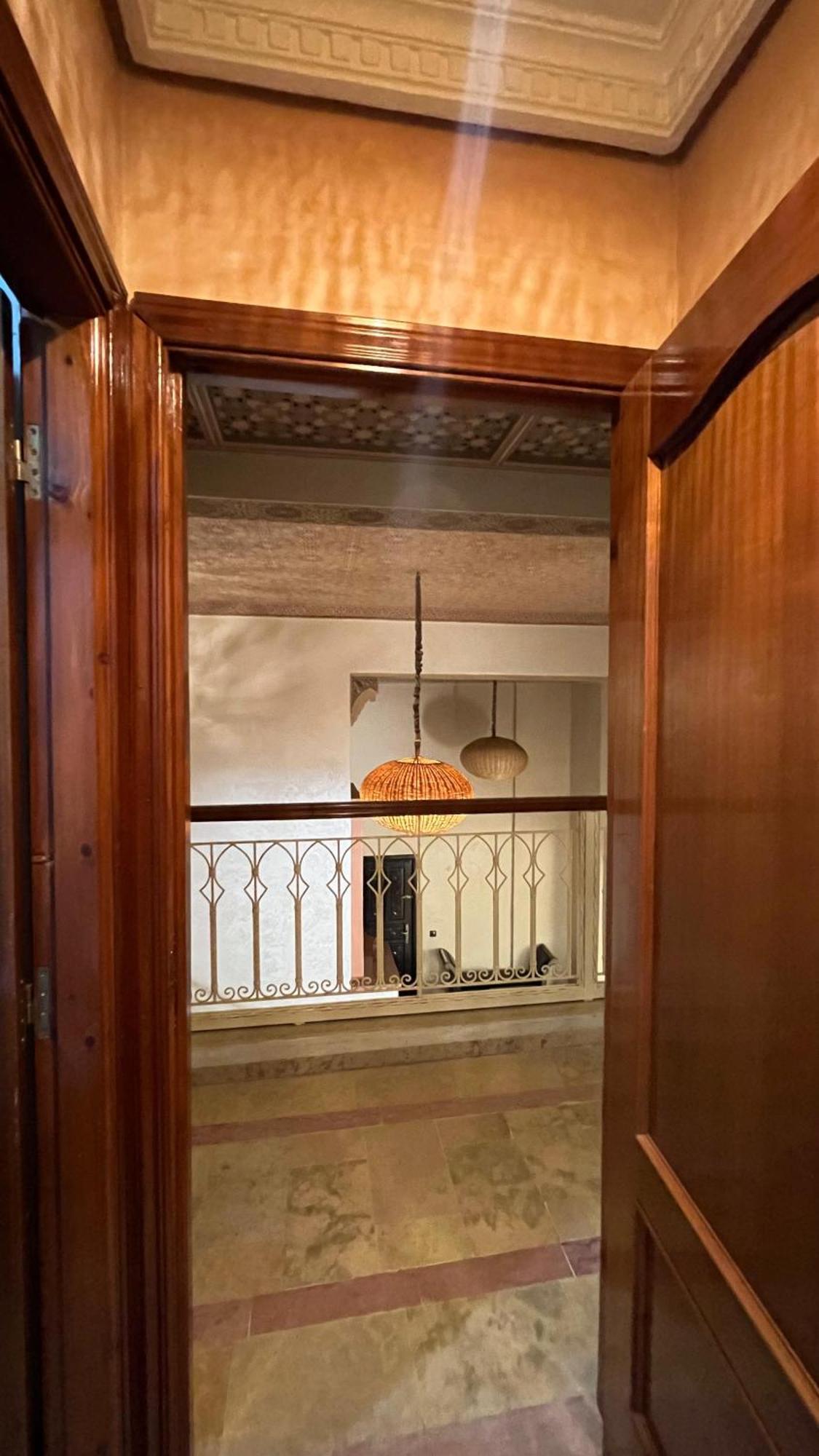 Duplex In Center - Patio & Parking Apartment