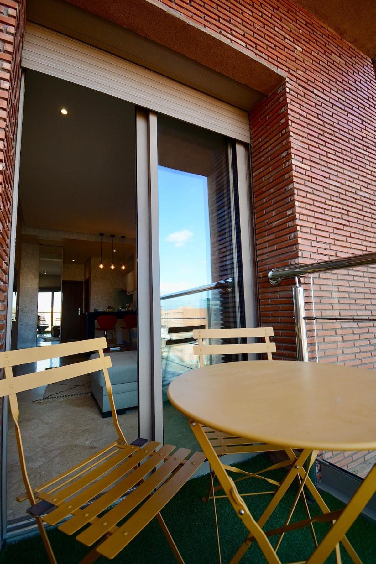 Appartement Location-queensize Bed- Parking, Ac & Iptv *