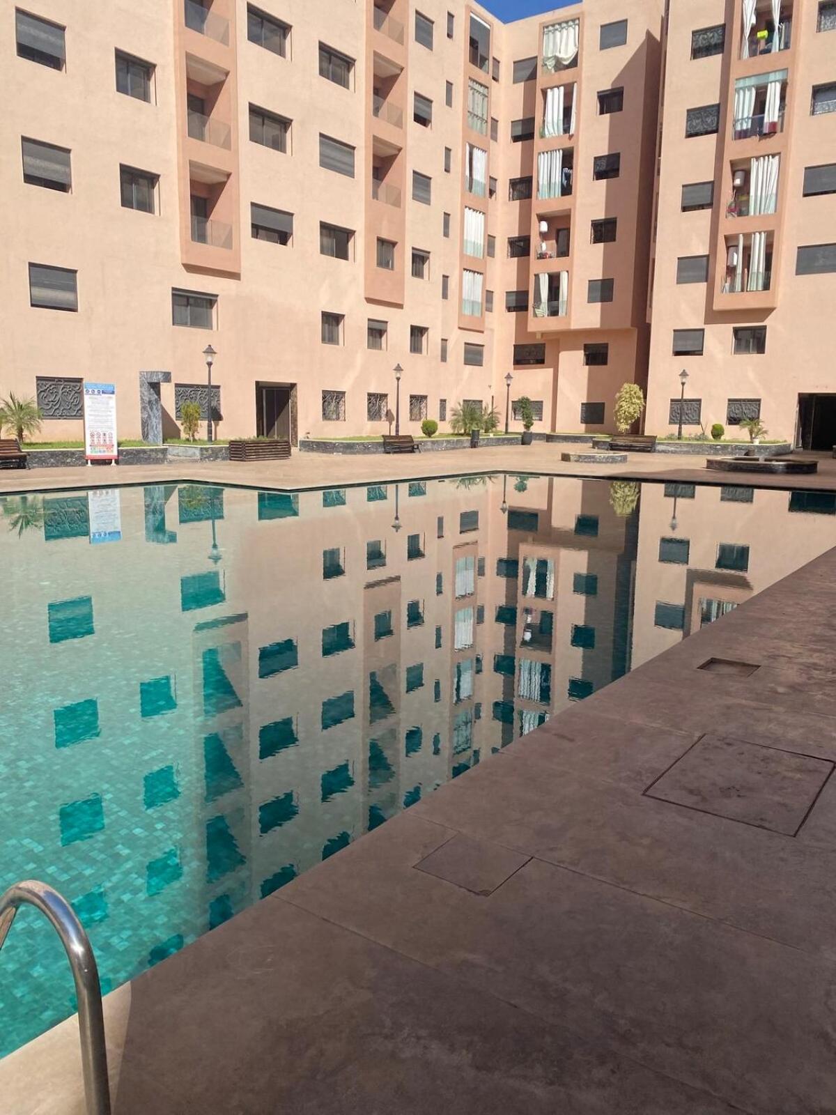 Apartamento Chic Marrakech Getaway With Pool, Gym & Security