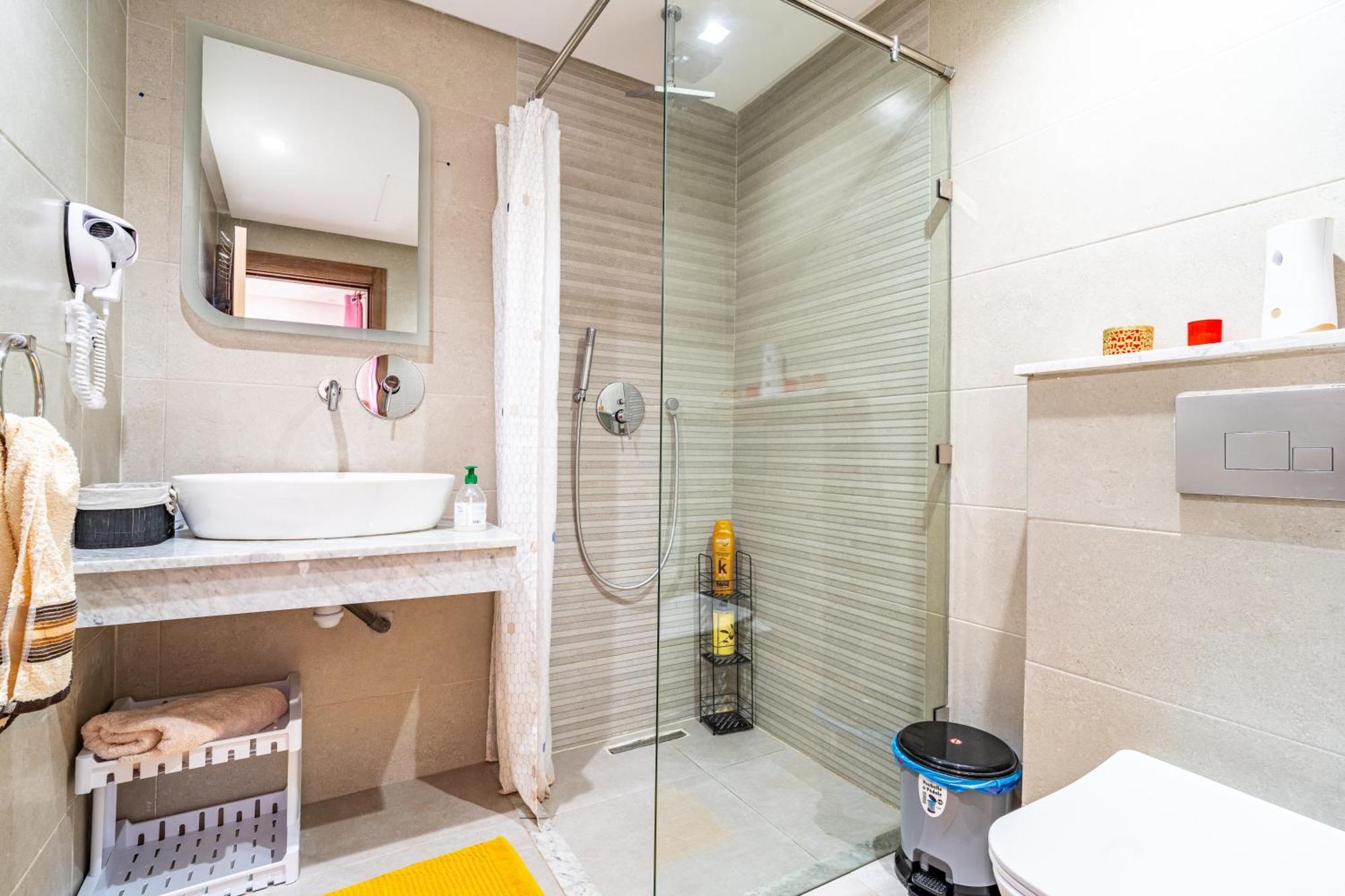5 Star Oasis Modern And Cozy Apartment *