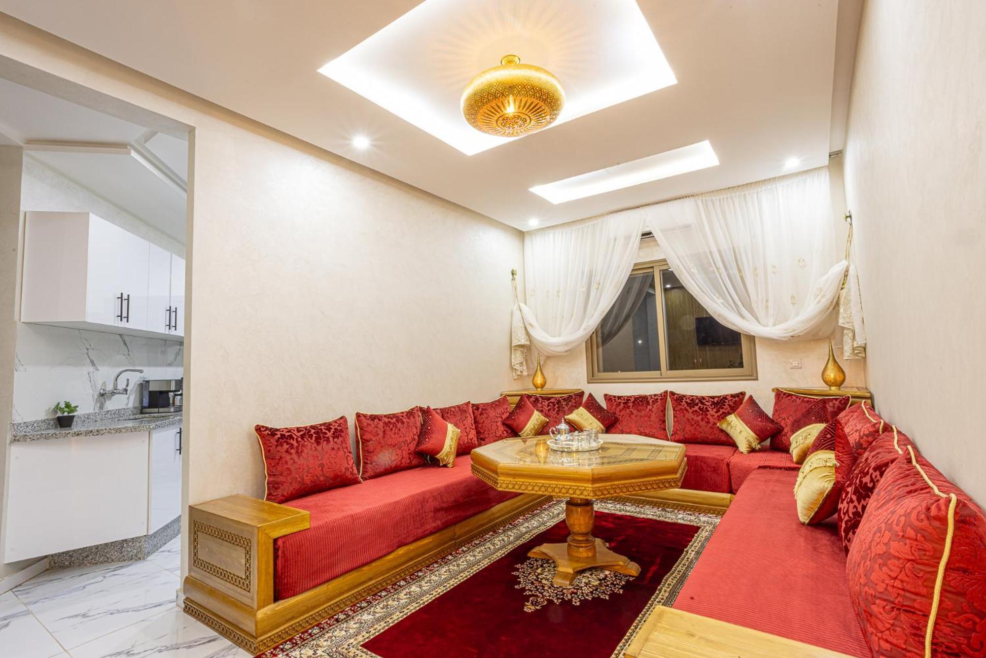 Hags - Traditional Modern Apartment, Full Ac, 10m From Airport