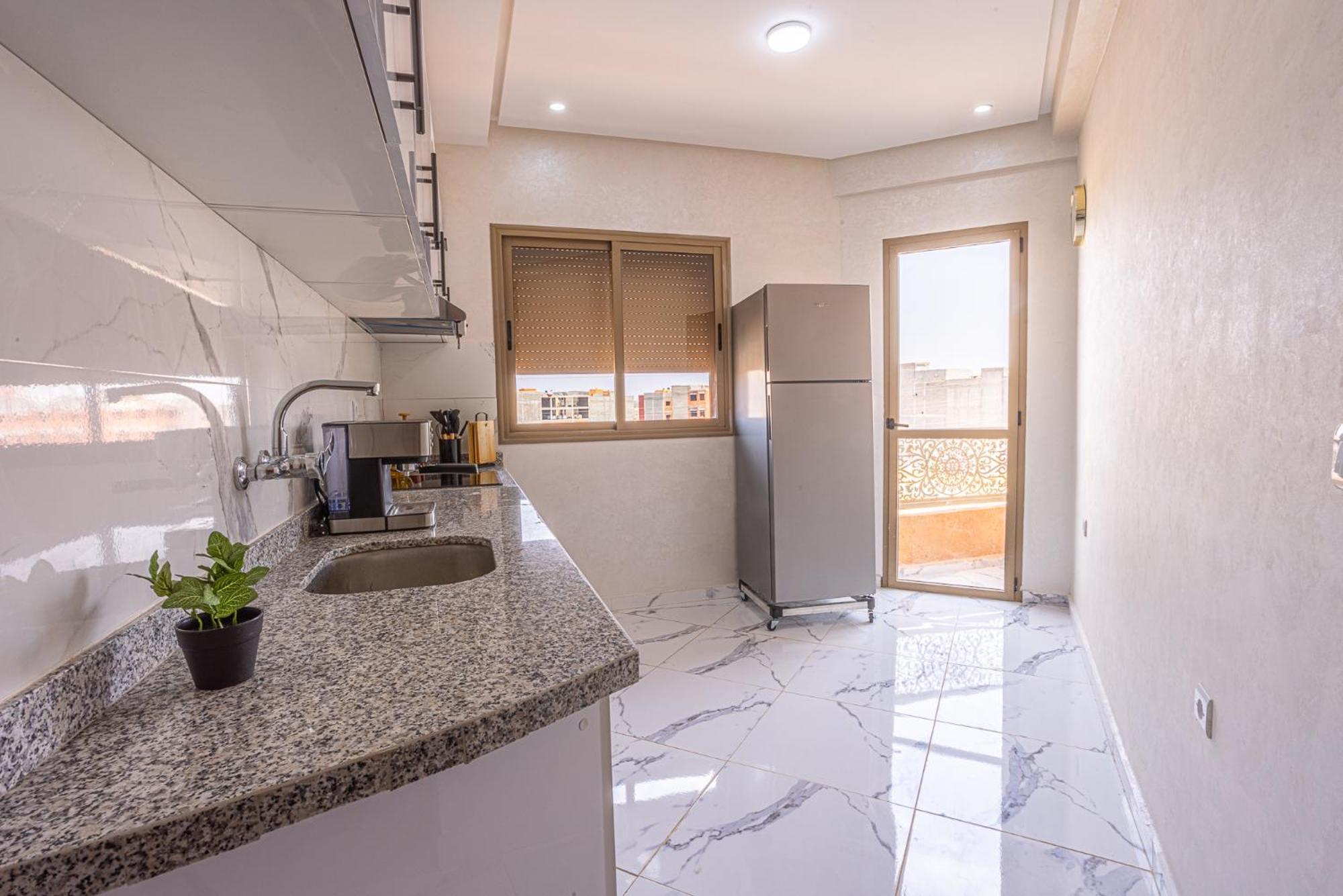Hags - Traditional Modern Apartment, Full Ac, 10m From Airport