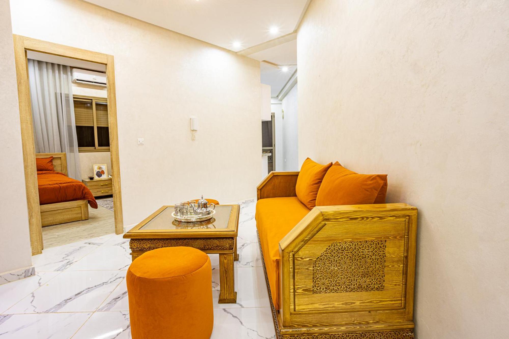 Apartment Hags - Traditional Modern Apartment, Full Ac, 10m From Airport *