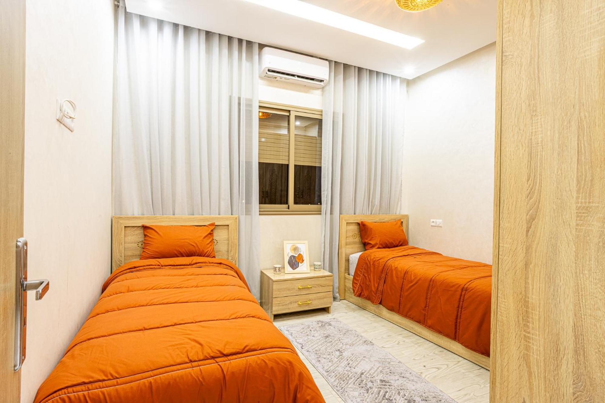 Apartment Hags - Traditional Modern Apartment, Full Ac, 10m From Airport Marrakesh