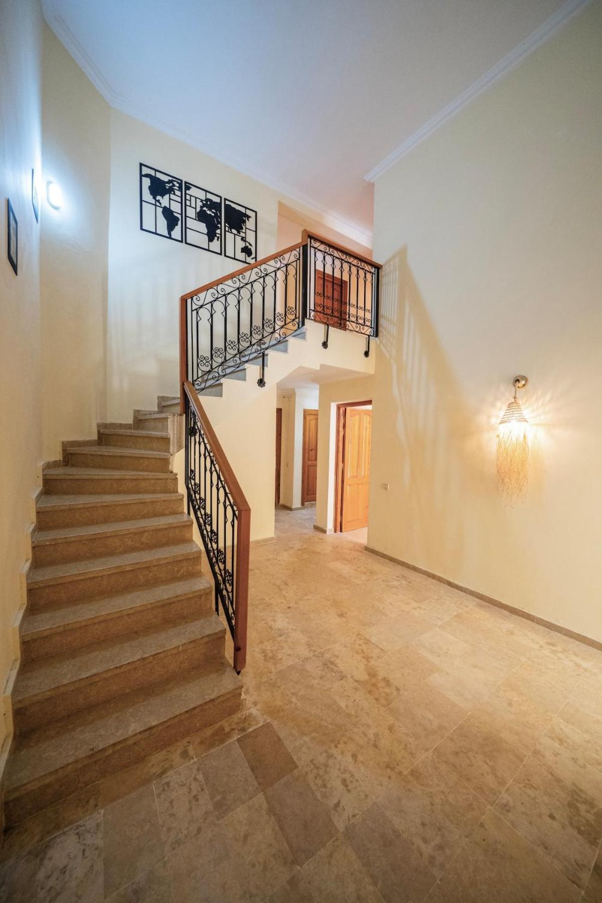 Three Bedroom Duplex With Terrace In Center Apartment