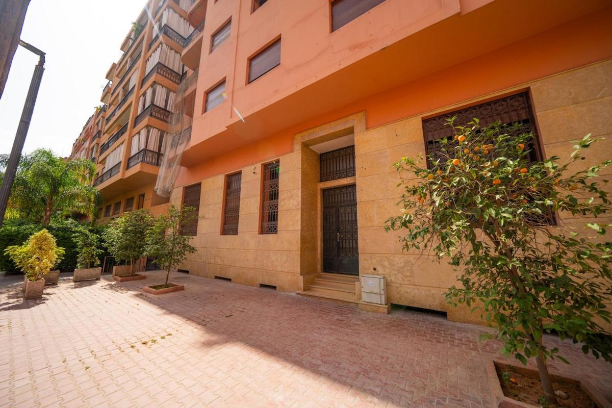 Three Bedroom Duplex With Terrace In Center Apartment *
