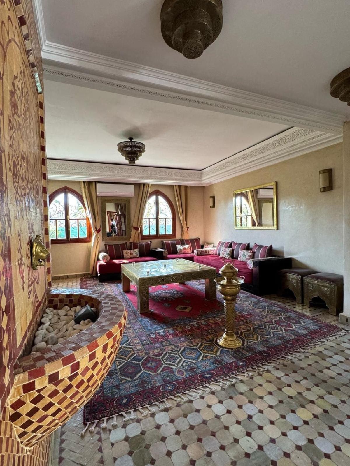 Luxury Private Riad, Air-conditioned And Pool Holiday home