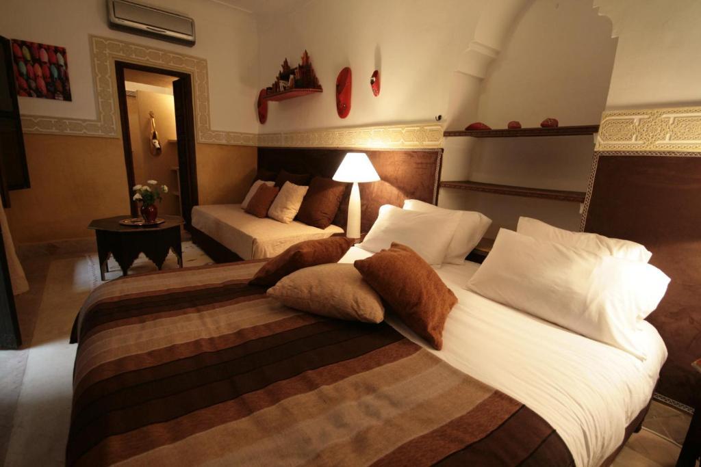 Khadija Riad 3*