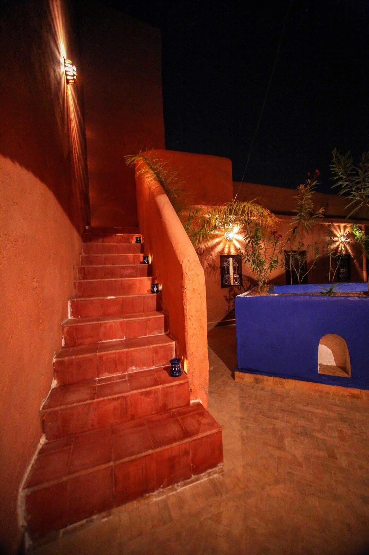 Hna Ben Saleh Riad 3*