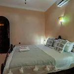 Riad In Bed And Breakfast - LA PLACE DES EPECES