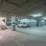 Peaceful Living: Chic Apartment, Prime Location